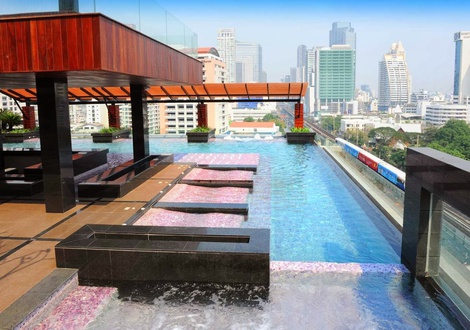 プール Mode Sathorn Hotel Bangkok